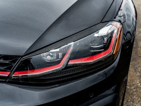 Used 2018 Volkswagen GTI SE image 7