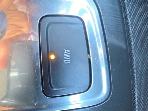 Used 2023 Chevrolet Equinox LT image 22