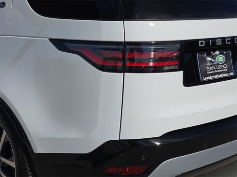 New 2026 Land Rover Discovery Limited Edition image 37