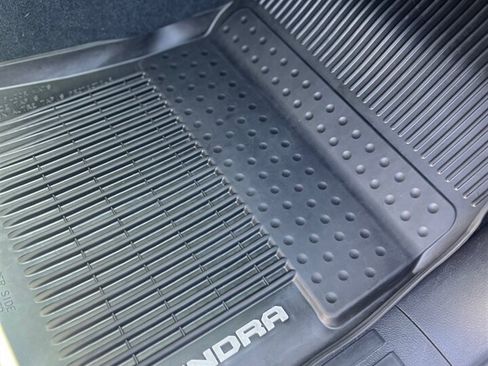 Used 2020 Toyota Tundra SR5 w/ SR5 Convenience Package AWD/4WD image 12