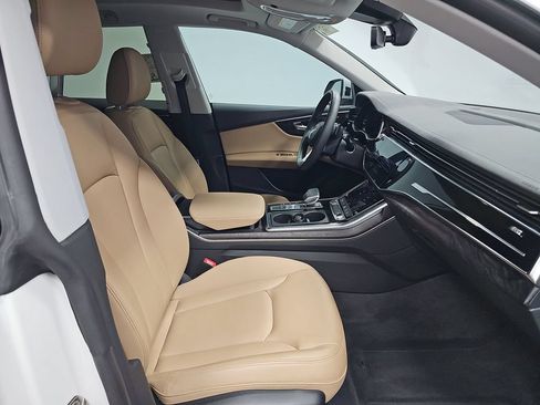 Used 2023 Audi Q8 Premium AWD/4WD image 7