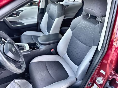 Used 2023 Toyota RAV4 XLE image 20