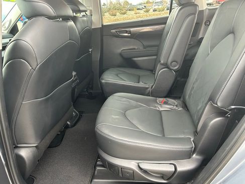 Used 2021 Toyota Highlander Platinum image 26
