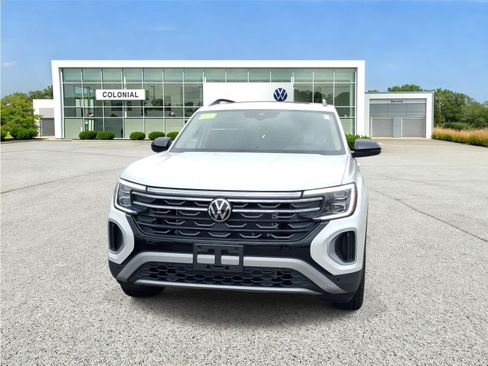 New 2026 Volkswagen Atlas Peak Edition AWD/4WD image 3