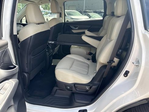 Used 2023 Subaru Ascent Limited AWD/4WD image 13