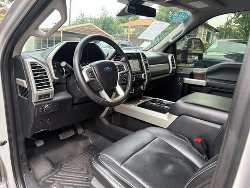Used 2017 Ford F250 Lariat w/ Lariat Ultimate Package AWD/4WD image 17