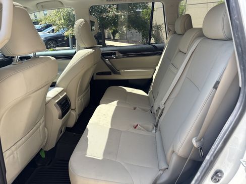 Used 2023 Lexus GX 460 Premium w/ Premium Package AWD/4WD image 22