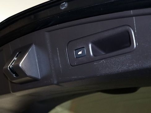 Used 2017 Acura MDX SH-AWD w/ Advance Package image 31