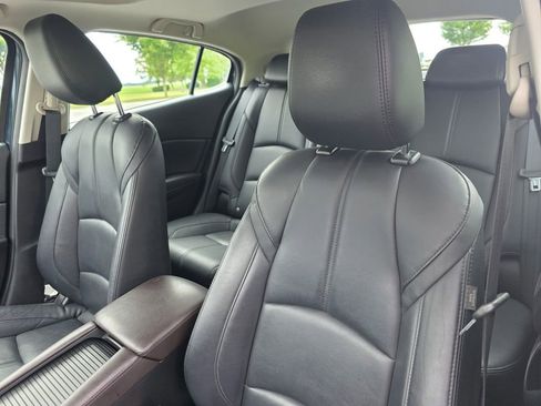Used 2018 MAZDA MAZDA3 Touring FWD image 16