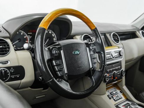 Used 2015 Land Rover LR4 HSE LUX image 12