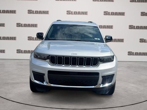 Used 2024 Jeep Grand Cherokee L Laredo AWD/4WD image 8