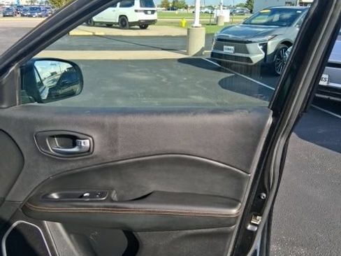 Used 2018 Jeep Compass Limited AWD/4WD image 30
