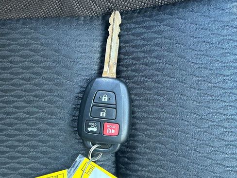 Used 2019 Toyota Corolla LE FWD image 19