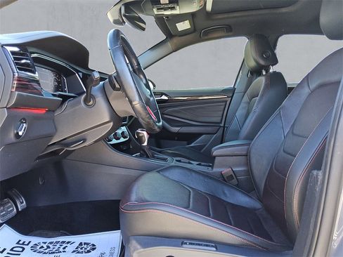 Used 2022 Volkswagen Jetta GLI Autobahn w/ GLI Black Package image 9