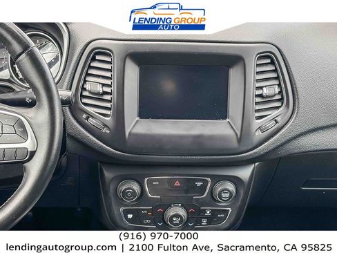 Used 2018 Jeep Compass Latitude w/ Popular Equipment Group FWD image 12