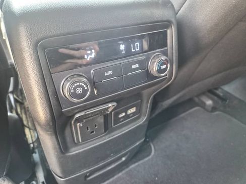 Used 2021 GMC Acadia SLE w/ Driver Convenience Package AWD/4WD image 16