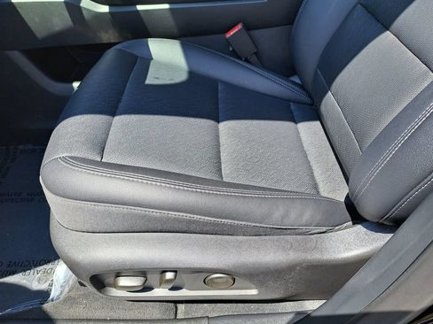 Used 2026 Chevrolet Equinox LT w/ Convenience Package II FWD image 26