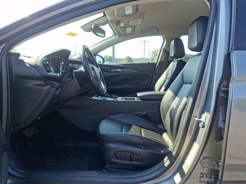 Used 2018 Buick Regal Essence w/ Driver Confidence Package #1 AWD/4WD image 15