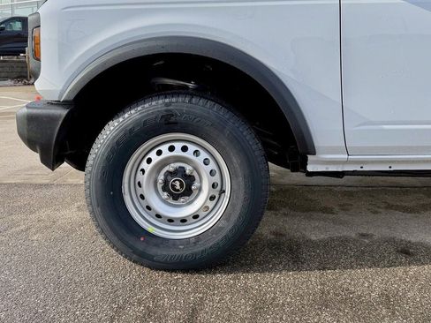 New 2025 Ford Bronco 4-Door image 32