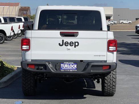 New 2025 Jeep Gladiator Sport image 9