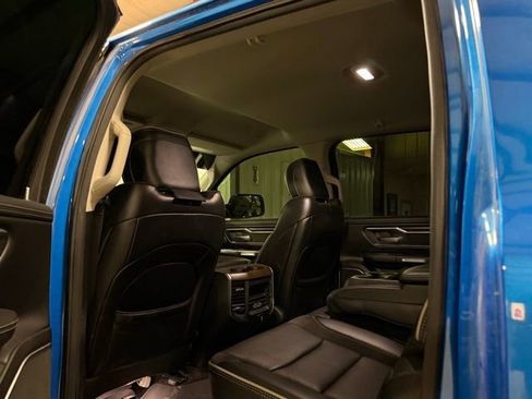 Used 2022 RAM 1500 Laramie AWD/4WD image 14