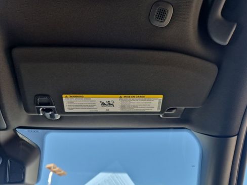 Used 2025 Jeep Grand Cherokee Altitude image 45