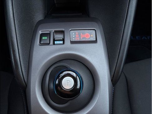 Used 2024 Nissan Leaf S image 22