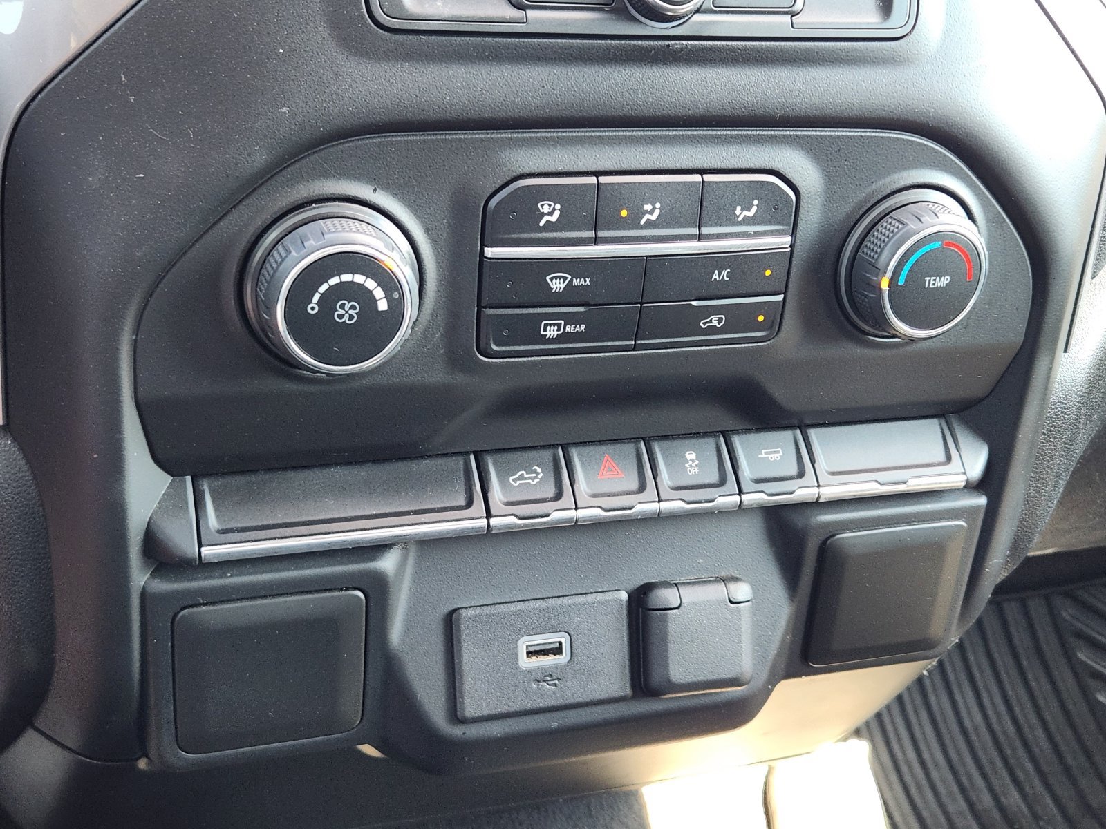 Certified 2020 Chevrolet Silverado 1500 Custom w/ Custom Value Package RWD image 20