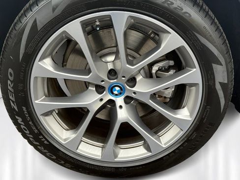 Used 2024 BMW X5 xDrive50e w/ Executive Package AWD/4WD image 11