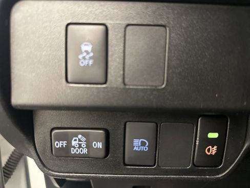 Used 2022 Toyota Tacoma SR image 23