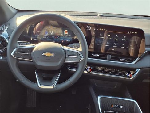 New 2026 Chevrolet Equinox LT w/ Convenience Package II image 4