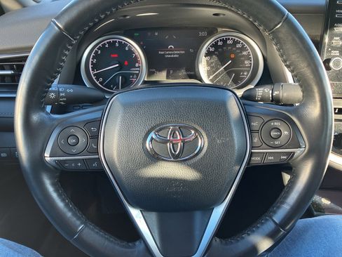 Used 2021 Toyota Camry XLE w/ Navigation Package image 18