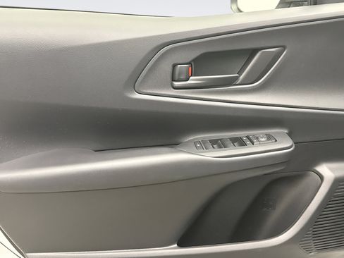 Used 2024 Toyota Prius Prime SE image 9