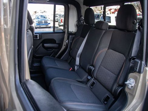 Used 2020 Jeep Gladiator Sport w/ Quick Order Package 24S image 22