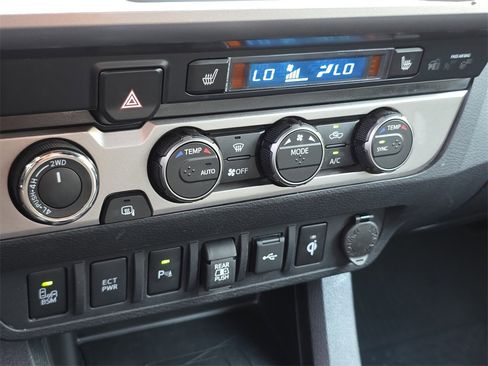 Used 2023 Toyota Tacoma Limited image 34