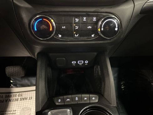 Used 2022 Chevrolet TrailBlazer RS image 28