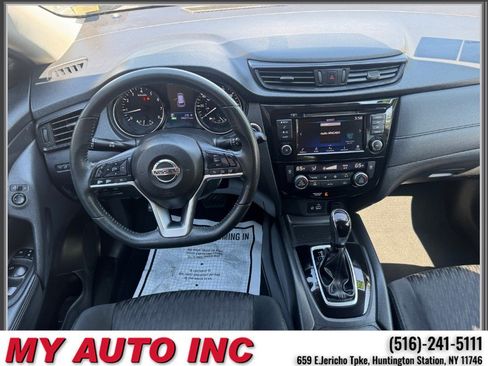 Used 2018 Nissan Rogue SV AWD/4WD image 13