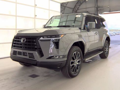 Used 2026 Lexus GX 550 w/ Accessory Package (2T) AWD/4WD image 1