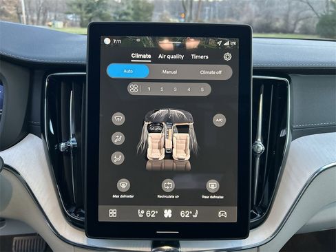 New 2026 Volvo XC60 T8 Ultra w/ Climate Package image 21