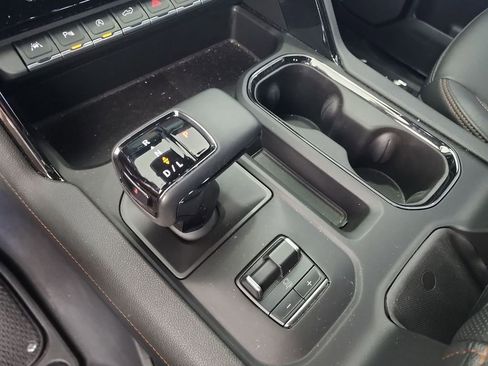 Certified 2023 GMC Sierra 1500 AT4 w/ AT4 Premium Package AWD/4WD image 16