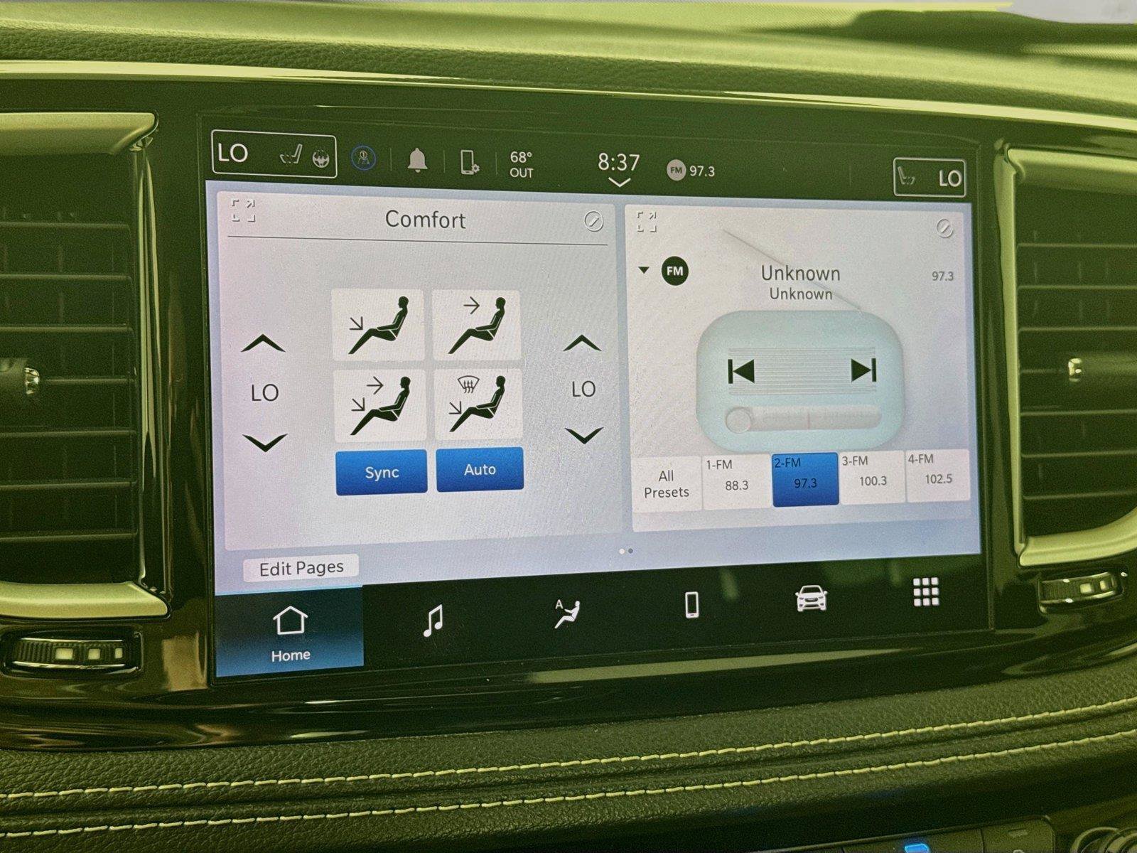 Used 2022 Chrysler Pacifica Touring-L AWD/4WD image 7
