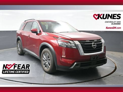 Used 2025 Nissan Pathfinder SV FWD image 1