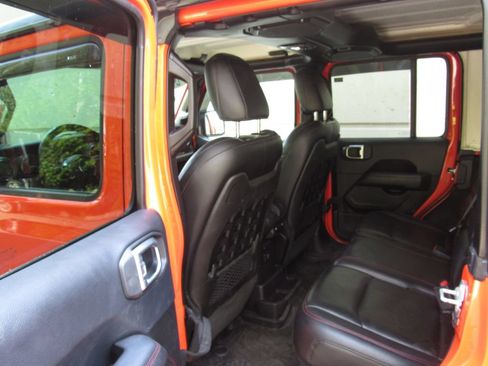Used 2018 Jeep Wrangler Unlimited Rubicon AWD/4WD image 15
