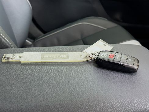 Used 2026 Toyota Camry SE image 33