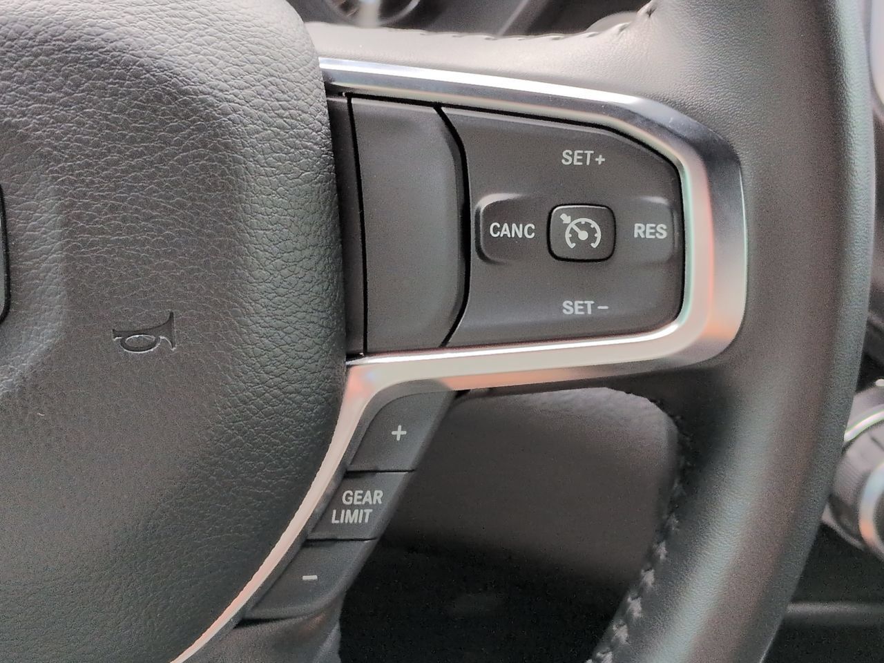 Used 2016 Jeep Wrangler Unlimited Sahara w/ Dual Top Group AWD/4WD image 27