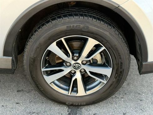 Used 2016 Toyota RAV4 XLE image 7