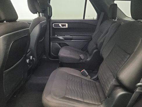 Used 2020 Ford Explorer XLT w/ Comfort Package AWD/4WD image 18