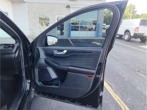 Used 2023 Ford Escape ST-Line w/ Tech Pack #1 AWD/4WD image 31