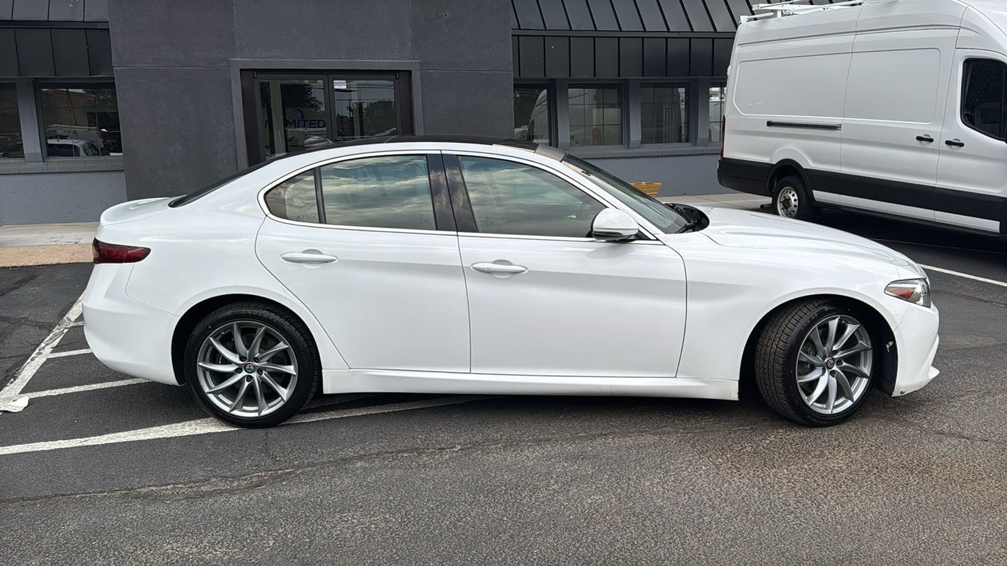 Used 2018 Alfa Romeo Giulia AWD image 2