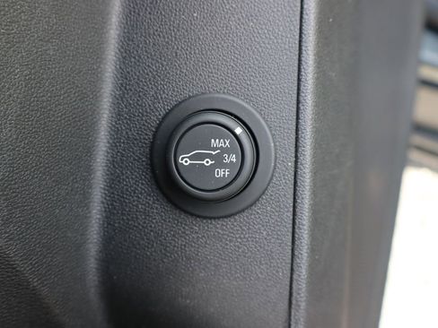 Used 2019 Chevrolet Equinox LT FWD image 24